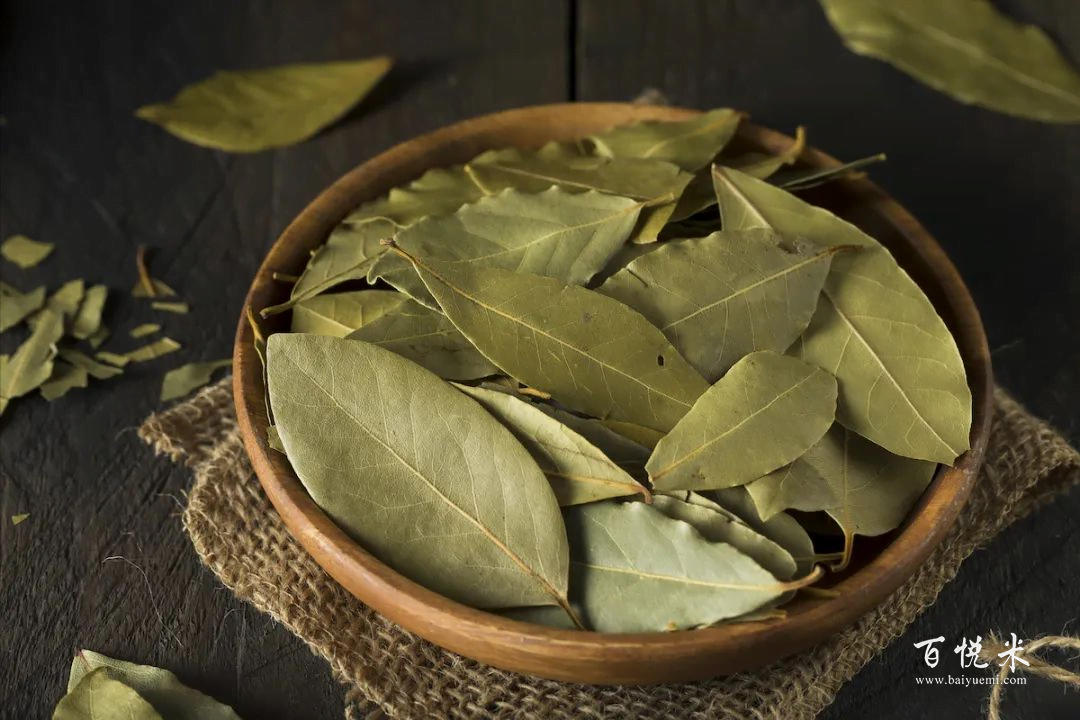 為什么要用金酒為基酒來調(diào)雞尾酒?那是因?yàn)榻鹁朴羞@些原料